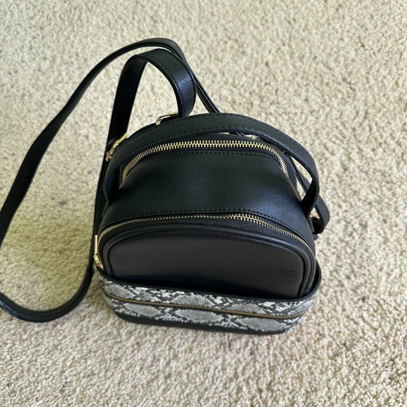 WOMEN'S BACKPACK BLACK - Picture 2 of 10